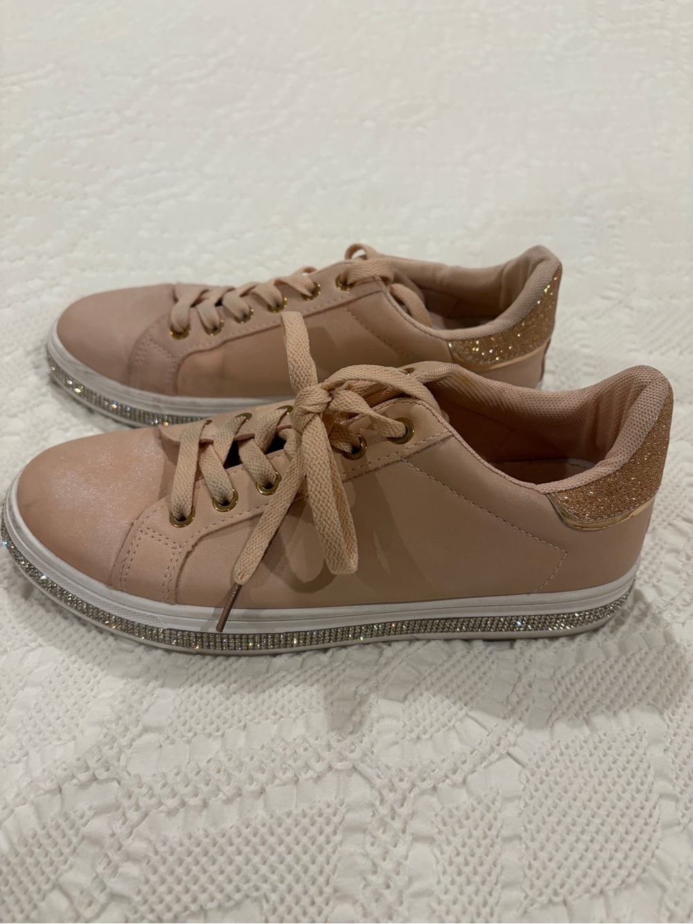 Women's Blush Pink Low-Top G.N.D. Sneakers with Rhinestone Trim
